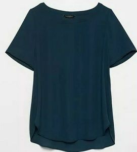 Banana Republic Hi-Low Hem Crew Short sleeves Neck